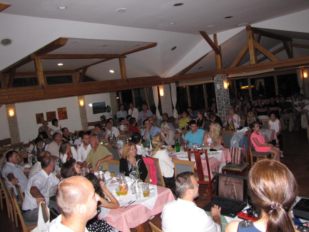 Guesthouse Zorko Gostilna Domen Smarjeske Toplice Buitenkant foto