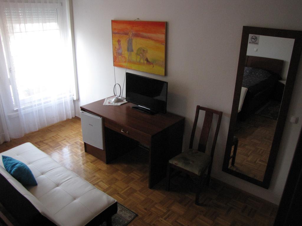 Guesthouse Zorko Gostilna Domen Smarjeske Toplice Buitenkant foto