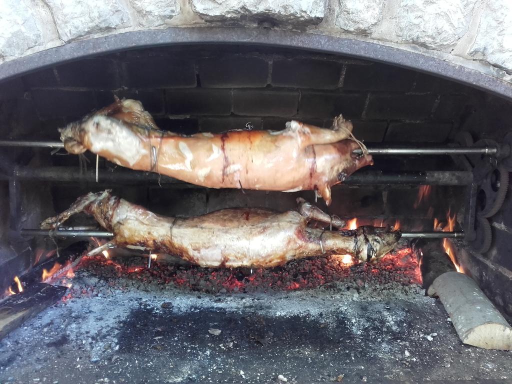 Guesthouse Zorko Gostilna Domen Smarjeske Toplice Buitenkant foto